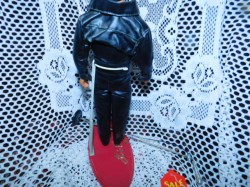 ELVIS RED STAND B
